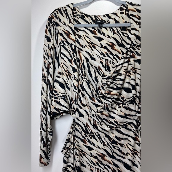 TORRID Maxi Studio Knot‎ Long Sleeve Dress Zebra Watercolor Size 4X - Picture 4 of 13